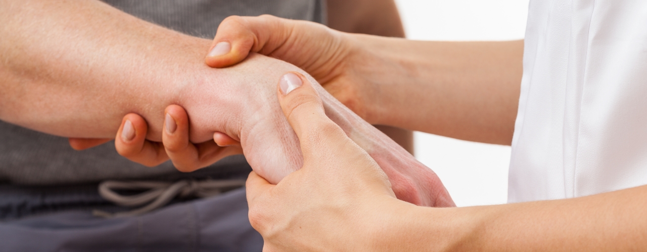 Physical-therapy-clinic-wrist-pain-relief-the-smith-clinic-for-physical-therapy-cordova-tn